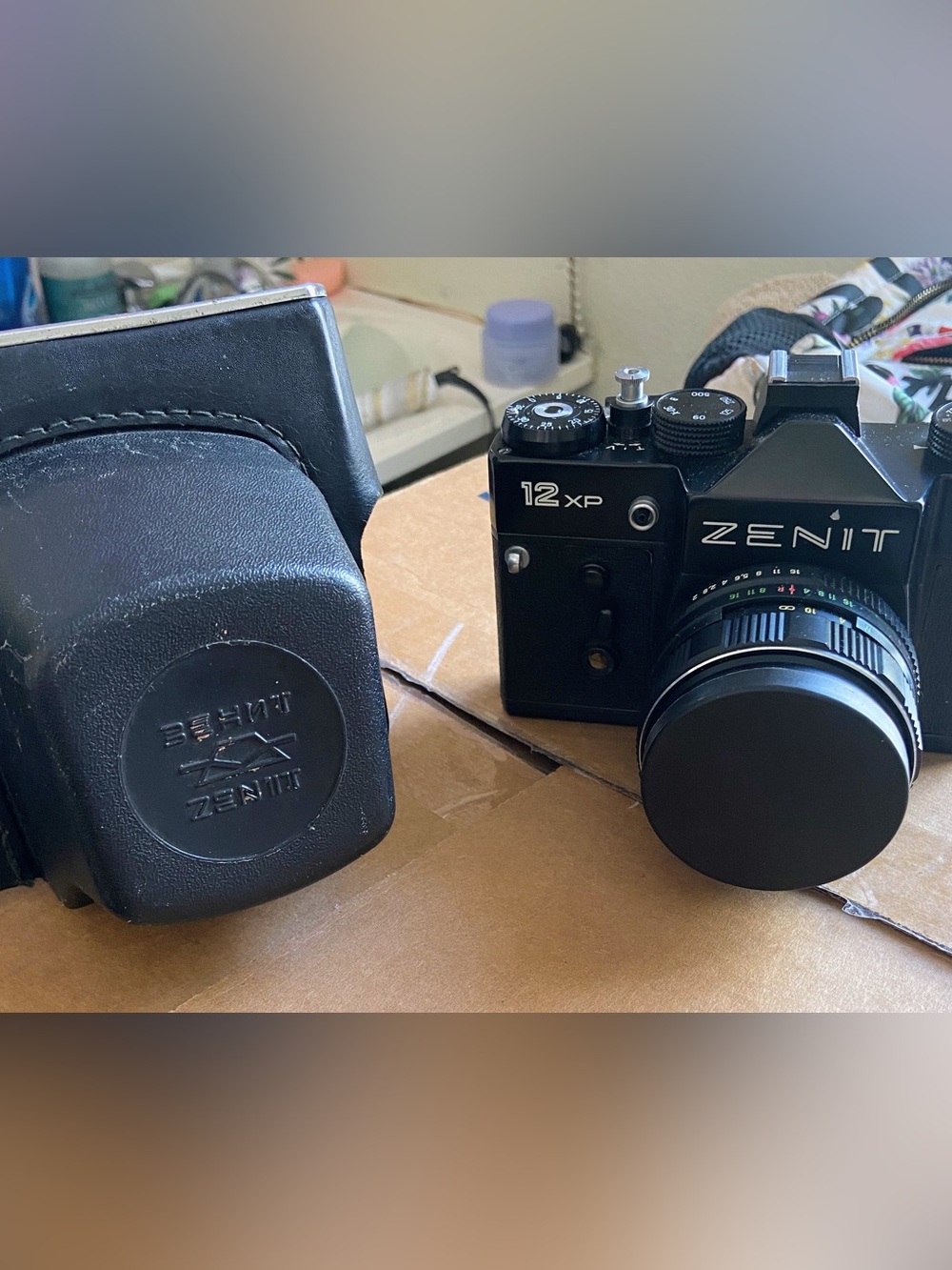 Vintage Zenith 12XP 35mm SLR Film camera w/ Helios-44M 58mm f/2 lens